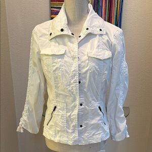 Elliott Lauren White Utility Jacket Lightweight Fitted Design